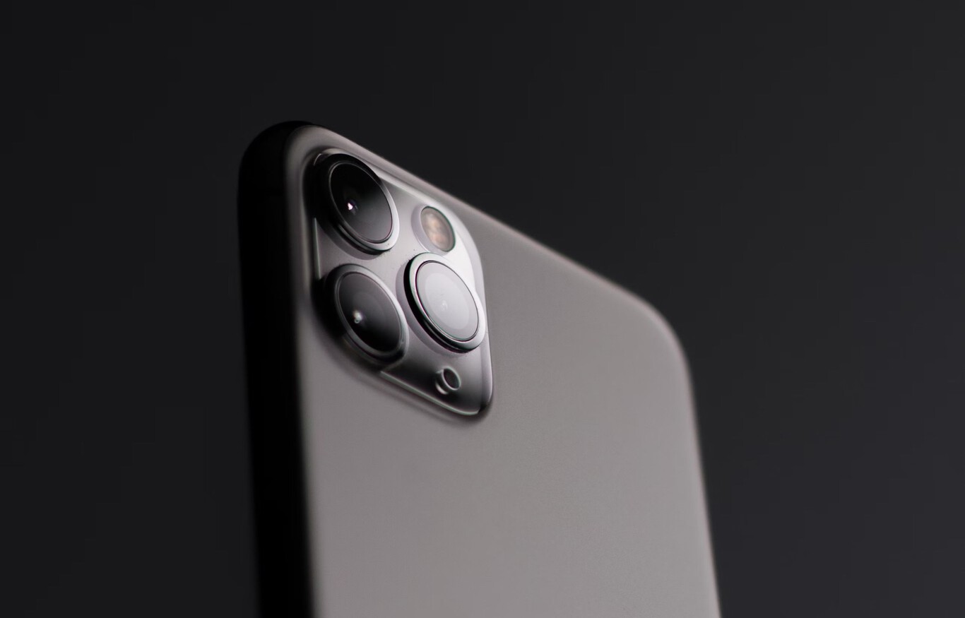 Según Kuo, el iPhone 15 Pro Max será el modelo más vendido gracias a su lente de periscopio.