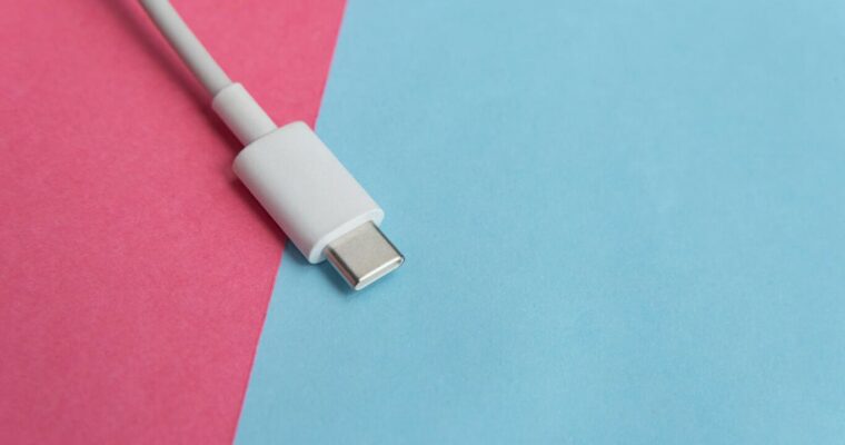 Los nuevos cables Thunderbolt 4 y USB-C «pro» de Apple son de mala calidad y no deberías comprarlos.