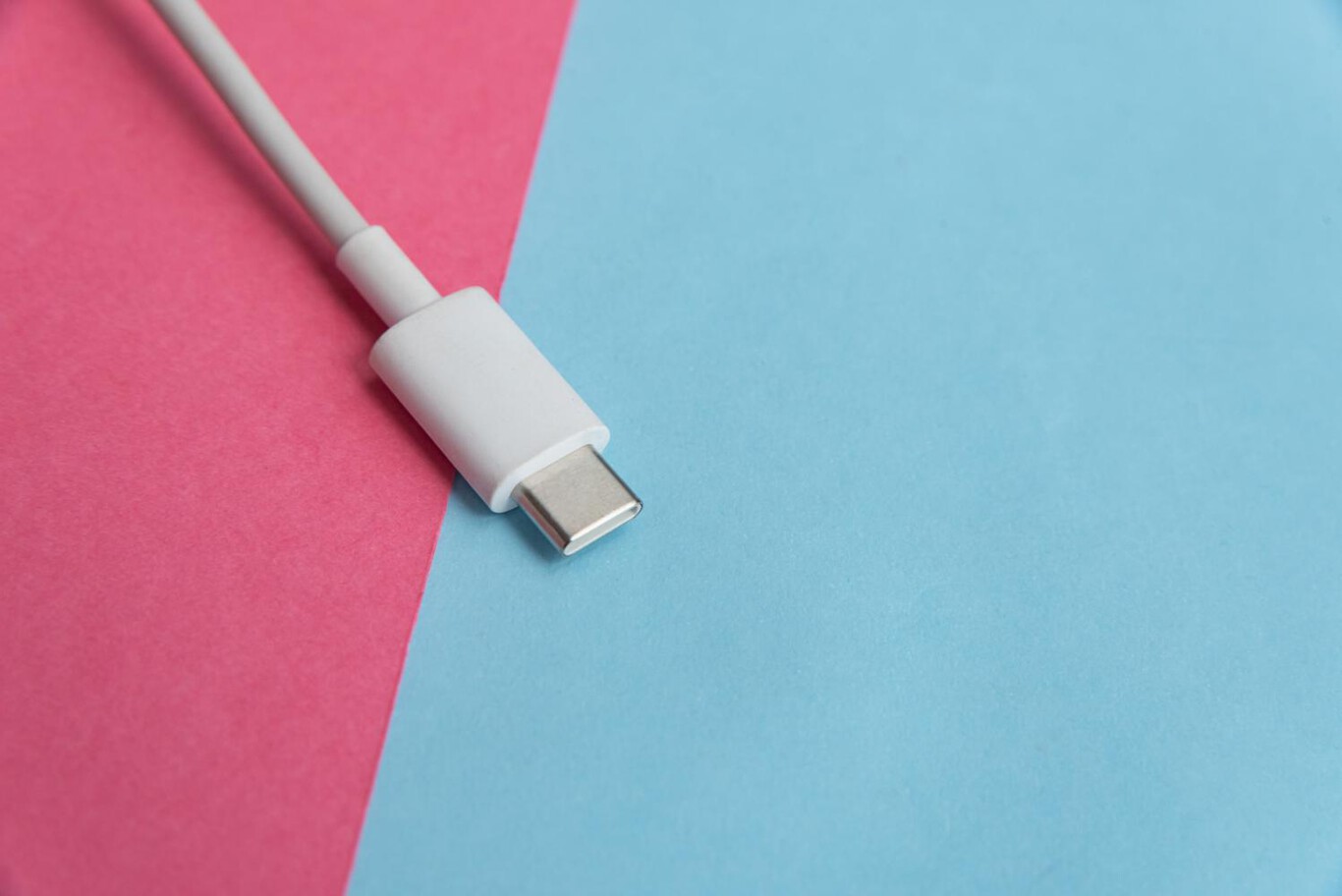 Los nuevos cables Thunderbolt 4 y USB-C «pro» de Apple son de mala calidad y no deberías comprarlos.